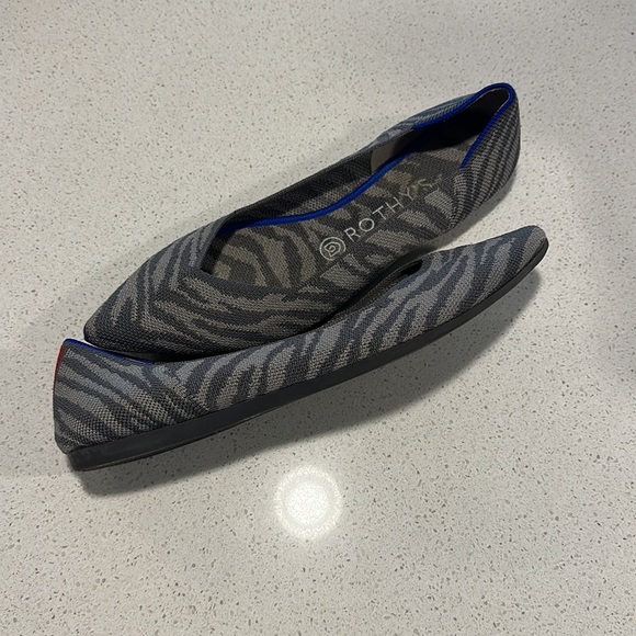 Rothy’s The Point zebra size 9 flat - Picture 2 of 4
